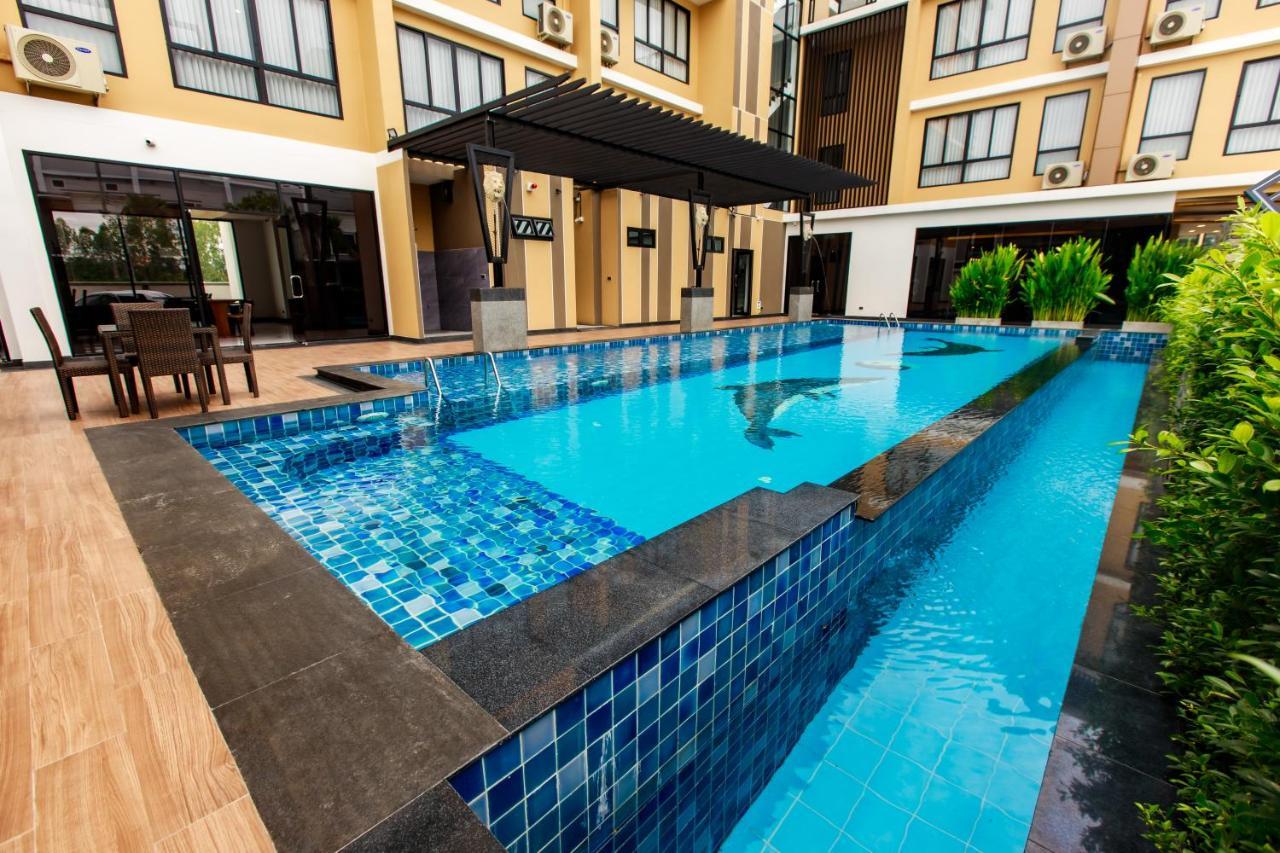 Siri Hotel Lumphun Ban Pa Daet Exterior photo